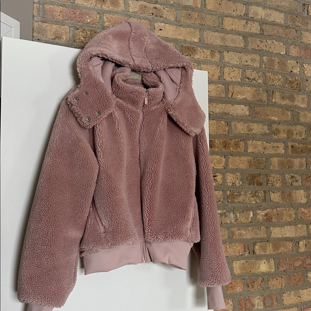 ALO Sherpa Jacket. Size M.